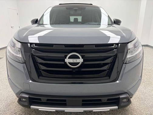 2023 Nissan Pathfinder Platinum 4WD