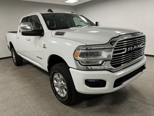2024 RAM 2500 Laramie Crew Cab 4x4 6'4' Box