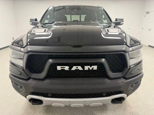 Diamond Black Crystal Pearlcoat 2022 RAM 1500 Rebel