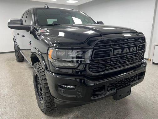 2022 RAM 3500 Limited Mega Cab 4x4 6'4' Box