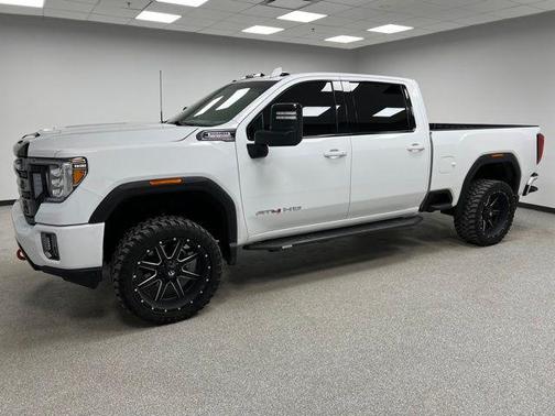 Summit White 2023 GMC Sierra 2500 AT4
