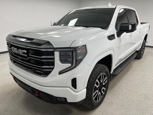 Summit White 2024 GMC Sierra 1500 AT4