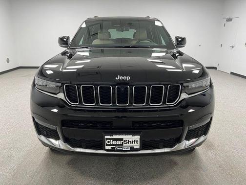 Diamond Black Crystal Pearlcoat 2025 Jeep Grand Cherokee L Limited