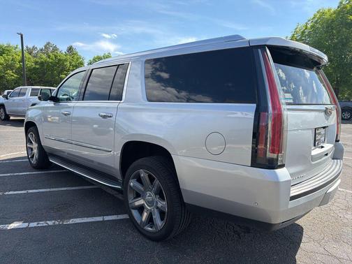 Radiant Silver Metallic 2017 Cadillac Escalade ESV Luxury