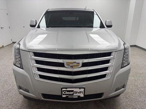 Radiant Silver Metallic 2017 Cadillac Escalade ESV Luxury