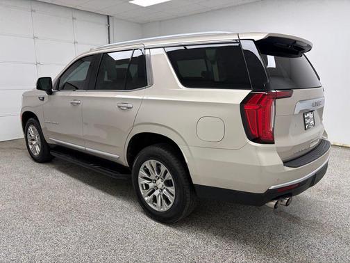 Pearl Beige Metallic 2021 GMC Yukon Denali