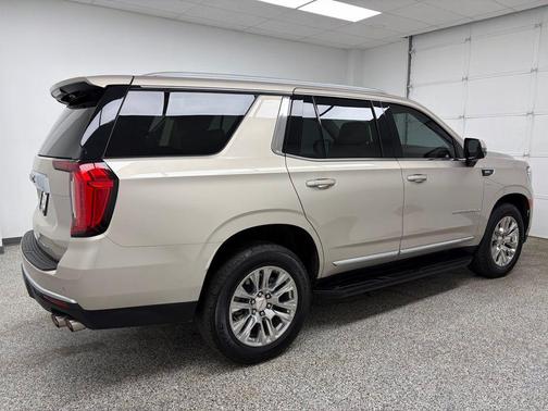 Pearl Beige Metallic 2021 GMC Yukon Denali