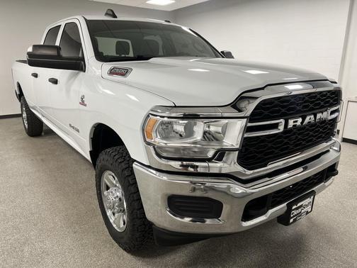 2022 RAM 2500 Tradesman Crew Cab 4x4 8' Box