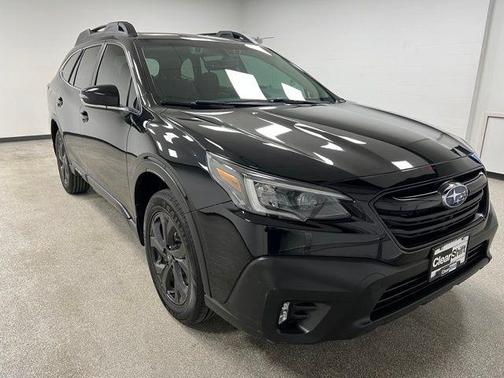 Crystal Black Silica 2022 Subaru Outback Onyx Edition XT
