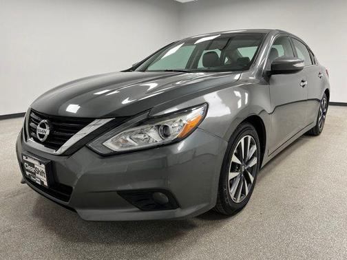 Gun Metallic 2017 Nissan Altima 2.5 SL