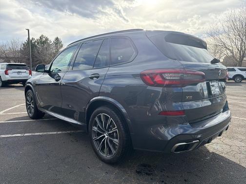 2022 BMW X5 M50i