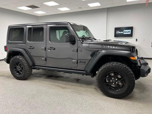 Granite Crystal Metallic Clearcoat 2025 Jeep Wrangler Willys