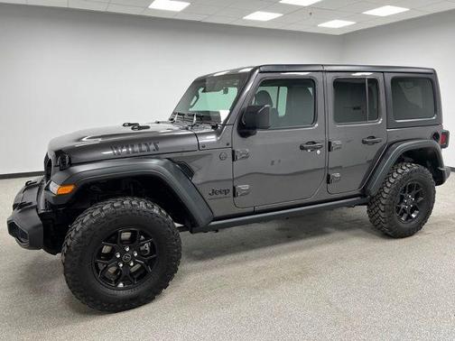 Granite Crystal Metallic Clearcoat 2025 Jeep Wrangler Willys
