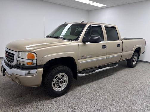 Sand Beige Metallic 2004 GMC Sierra 2500 SLT H/D Crew Cab