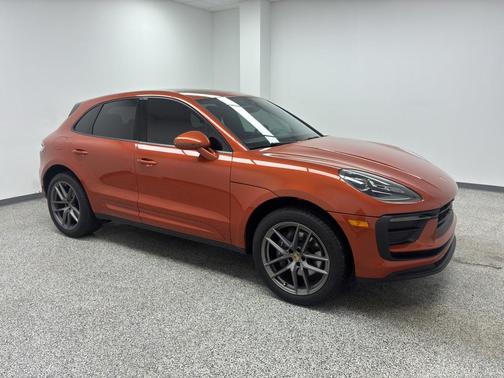 2023 Porsche Macan Base