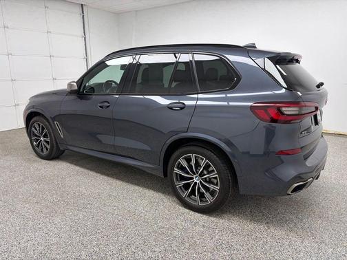 Arctic Grey Metallic 2022 BMW X5 M50i