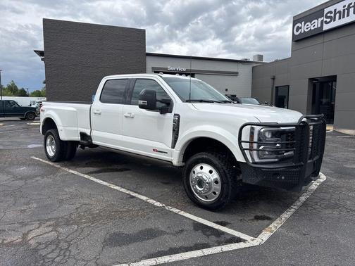 Star White Metallic Tri-Coat 2024 Ford F-450 Lariat