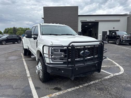 Star White Metallic Tri-Coat 2024 Ford F-450 Lariat