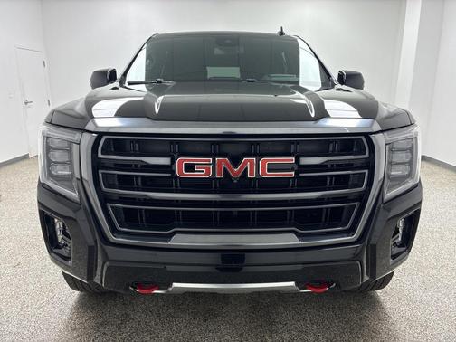 2023 GMC Yukon 4WD AT4
