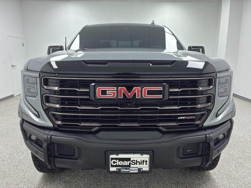 2025 GMC Sierra 1500 AT4X
