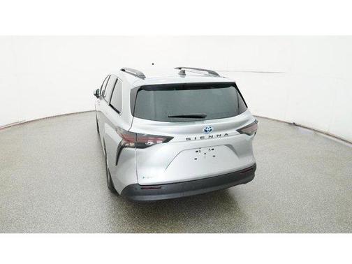 2025 Toyota Sienna XLE 8 Passenger