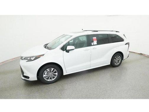 2025 Toyota Sienna XLE