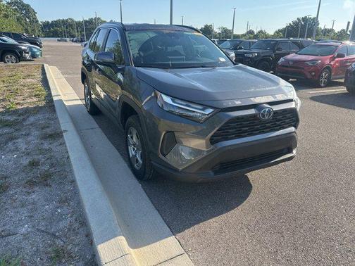 2022 Toyota RAV4 Hybrid XLE