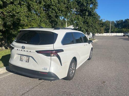 2023 Toyota Sienna XLE