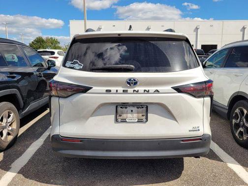 2023 Toyota Sienna XLE