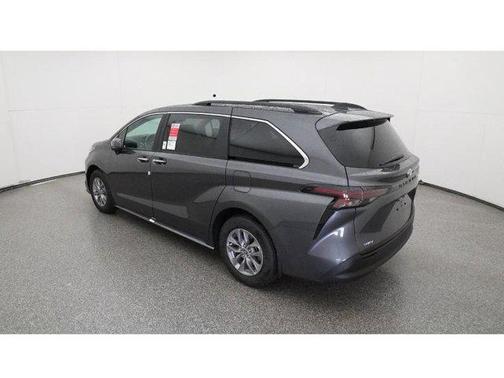 2025 Toyota Sienna XLE 7 Passenger