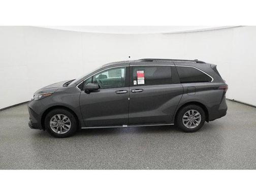 2025 Toyota Sienna XLE 7 Passenger