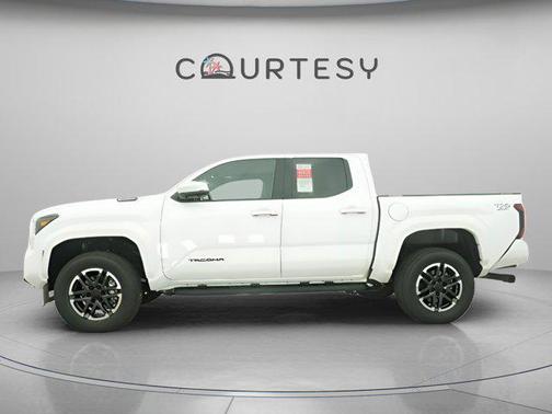 2026 Toyota Tacoma Hybrid TRD Sport