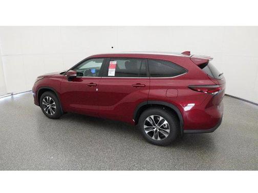 2025 Toyota Highlander XLE