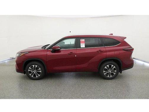 2025 Toyota Highlander XLE