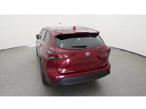 2025 Toyota Highlander XLE