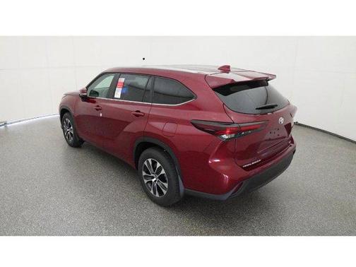 2025 Toyota Highlander XLE