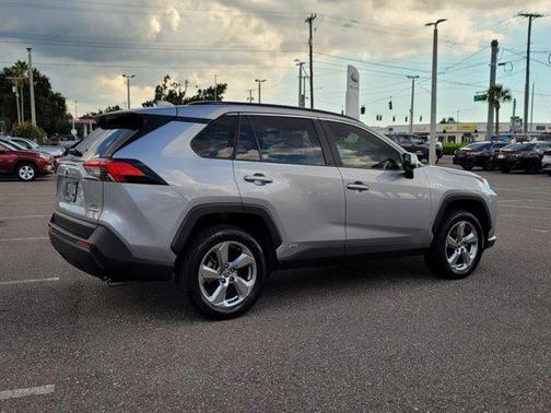 2021 Toyota RAV4 Hybrid XLE Premium
