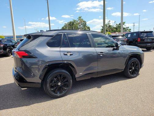 2023 Toyota RAV4 Hybrid SE