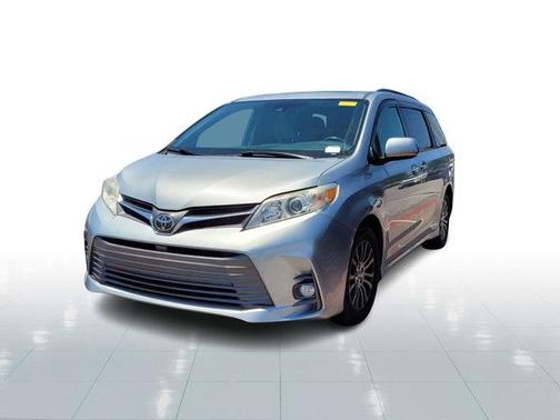 2019 Toyota Sienna XLE