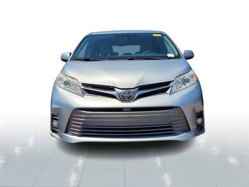 2019 Toyota Sienna XLE