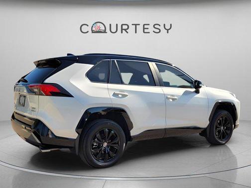 2024 Toyota RAV4 Hybrid SE