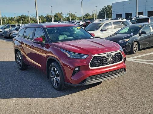 2025 Toyota Highlander XLE