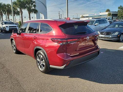2025 Toyota Highlander XLE
