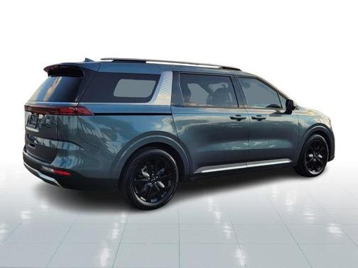 2023 Kia Carnival SX