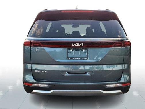 2023 Kia Carnival SX