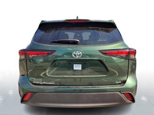 2025 Toyota Highlander XLE