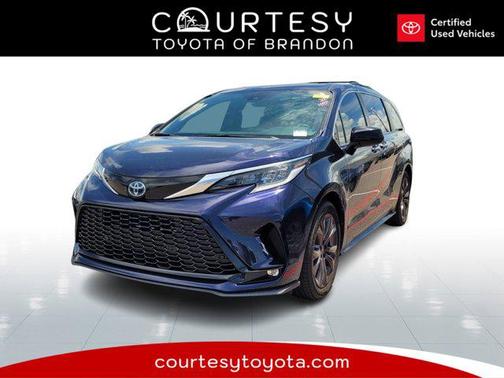 2022 Toyota Sienna XSE 7 Passenger