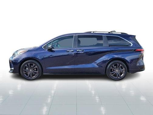 2022 Toyota Sienna XSE 7 Passenger