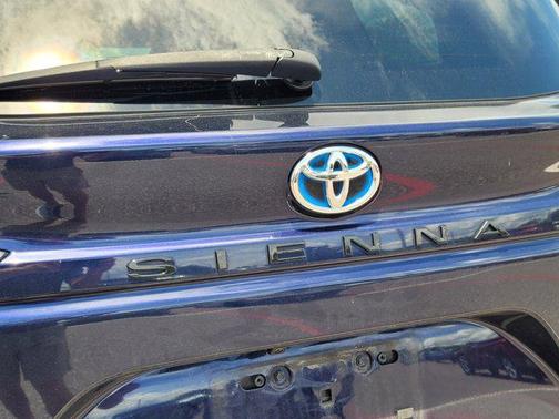 2022 Toyota Sienna XSE 7 Passenger