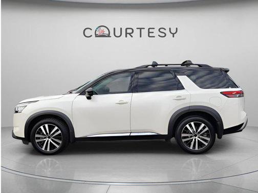 2024 Nissan Pathfinder Platinum FWD